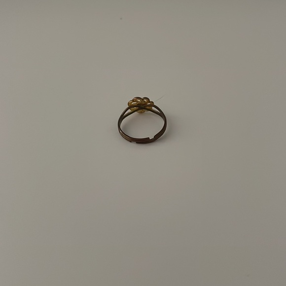 flower ring💍 - Picture 3 of 4